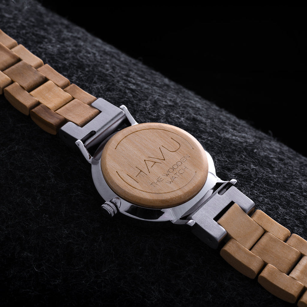 Kielo - Women's wristwatch (32mm) Crafted from Finnish Curly Birch