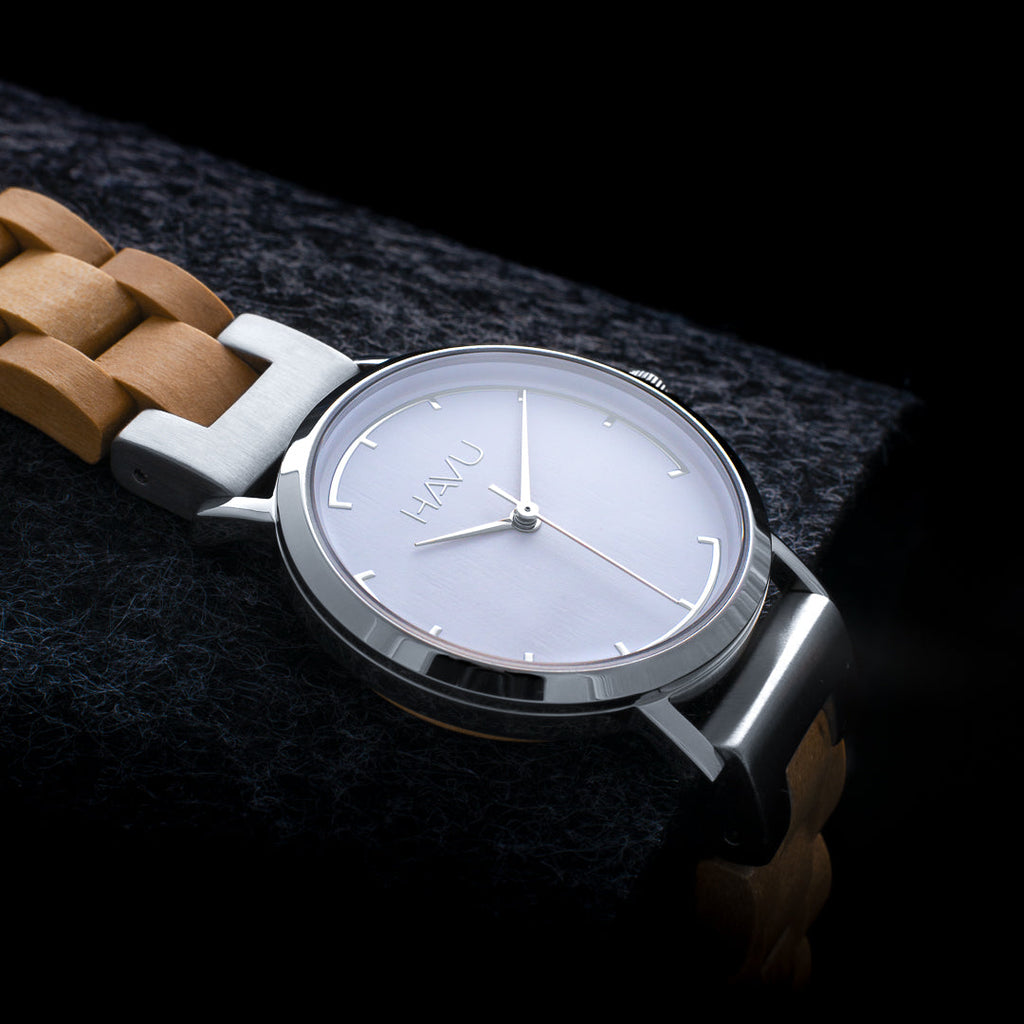 Kielo - Women's wristwatch (32mm) Crafted from Finnish Curly Birch