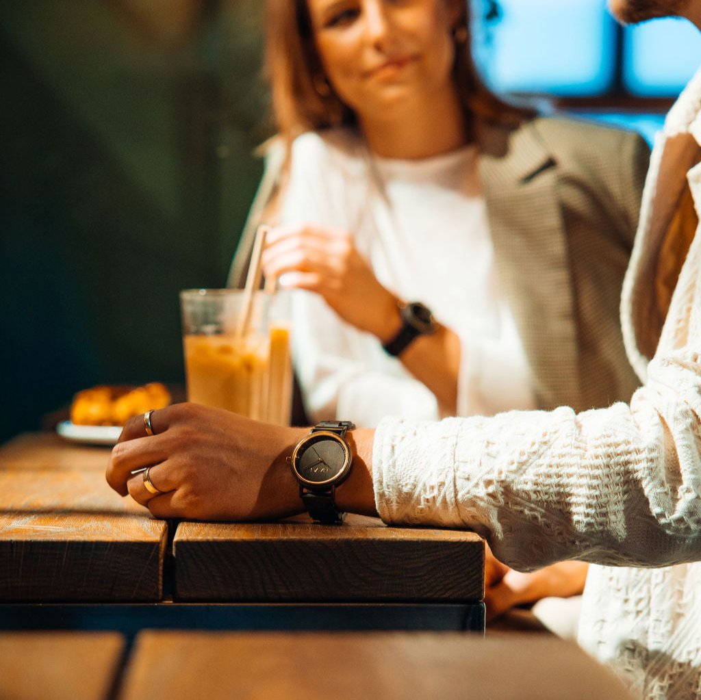 Aura - (42mm) Wristwatch, Unisex
