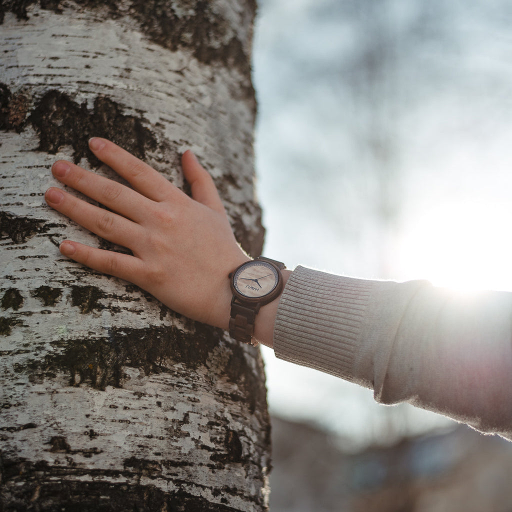 Aava (38 mm)
Crafted from Finnish Curly Birch