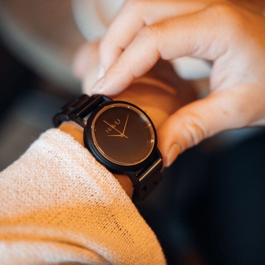 Aura - (38mm) Wristwatch, Unisex