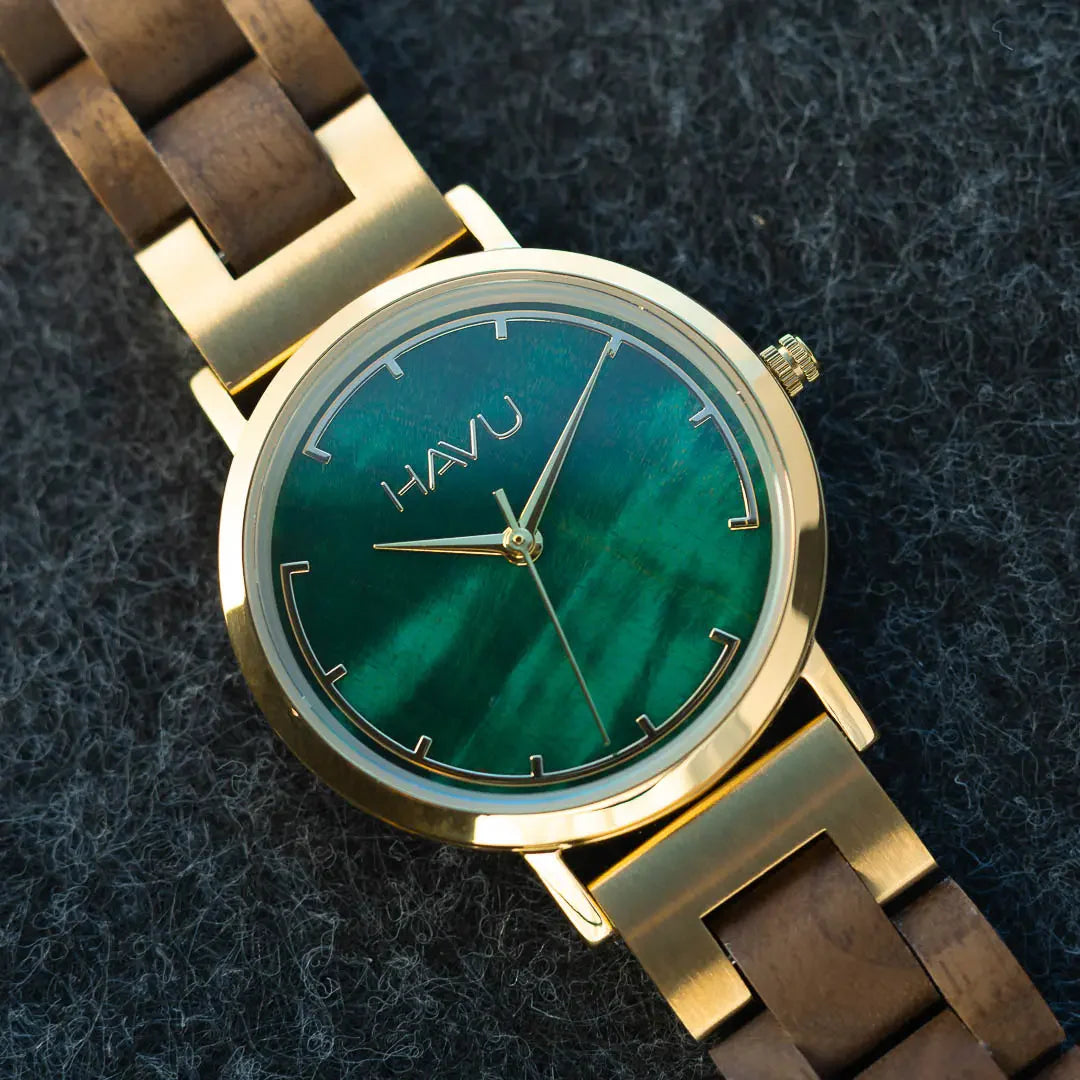 Revontuli - Women's wristwatch (32mm) Walnut Tree