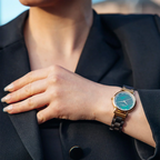 Revontuli - Women's wristwatch (32mm) Ebony